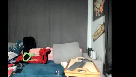 Snapshot of roxihazeleyes chatting on 03/05/26, 05:03 roxihazeleyes online show from 03/05/26, 05:03