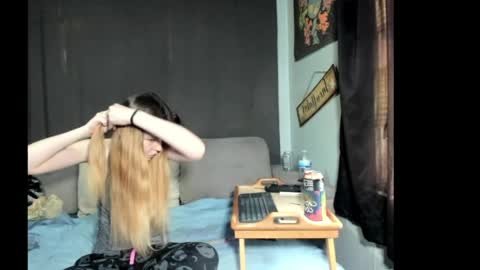 roxihazeleyes online show from 03/30/26, 06:42