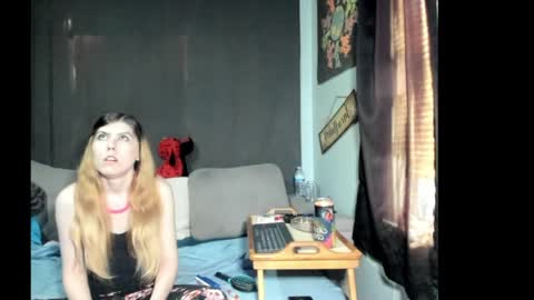 roxihazeleyes online show from 04/01/26, 07:33