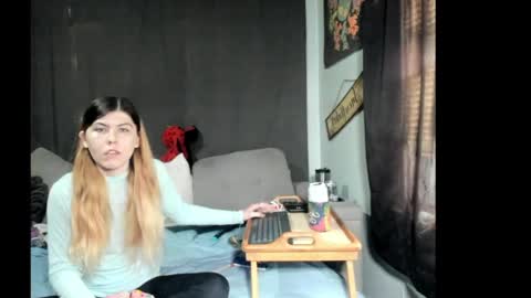 roxihazeleyes online show from 04/03/26, 06:28