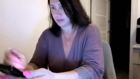 Snapshot of roxolanaa_sexy chatting on 06/29/26, 10:21 ROXOLANAA SEXY online show from 06/29/26, 10:21