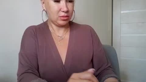 Snapshot of roxolanaa_sexy chatting on 07/28/26, 11:17 ROXOLANAA SEXY online show from 07/28/26, 11:17