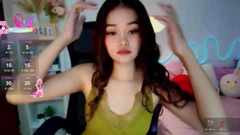 Snapshot of roxxy_blossom chatting on 05/24/26, 02:55 roxxy_blossom online show from 05/24/26, 02:55