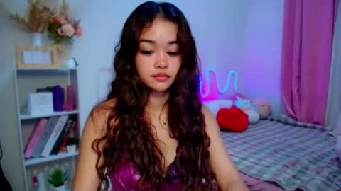 Snapshot of roxxy_blossom chatting on 07/20/26, 03:54 roxxy_blossom online show from 07/20/26, 03:54