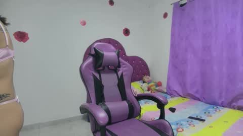 Roxy online show from 12/17/25, 03:34