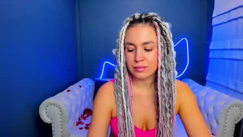 Roxy online show from 12/02/25, 01:33