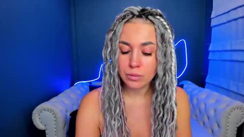 Roxy online show from 02/04/26, 01:22