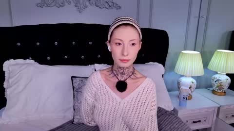 Snapshot of roxy_morrison_x chatting on 05/18/26, 04:07 roxanne online show from 05/18/26, 04:07
