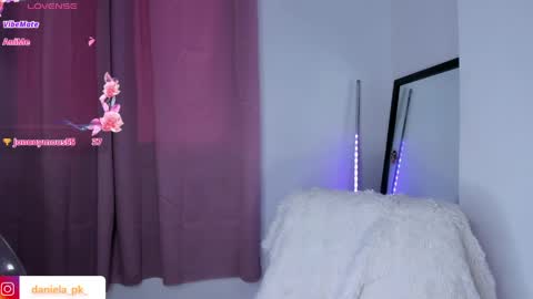 R O X Y  online show from 04/15/26, 07:58