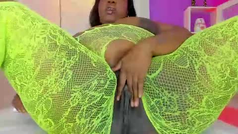 Snapshot of roxy_sexy69 chatting on 06/17/26, 03:02 roxy_sexy69 online show from 06/17/26, 03:02