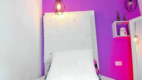 Snapshot of roxy_sexy69 chatting on 07/13/26, 01:47 roxy_sexy69 online show from 07/13/26, 01:47