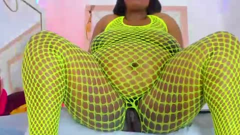 Snapshot of roxy_sexy69 chatting on 07/27/26, 07:32 roxy_sexy69 online show from 07/27/26, 07:32