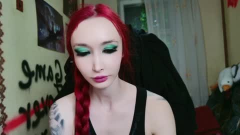 Snapshot of roxy_silver chatting on 06/03/26, 01:25 Roxy online show from 06/03/26, 01:25