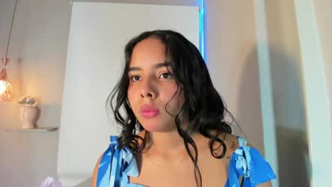Snapshot of roxy_stone1 chatting on 07/10/26, 07:27 roxy_stone1 online show from 07/10/26, 07:27
