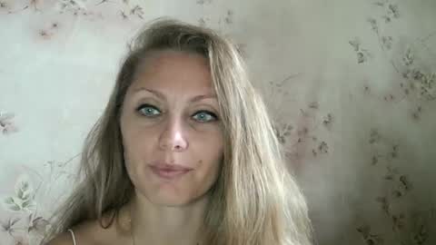 roxyfox18x01 online show from 10/02/25, 07:15