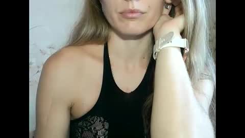 roxyfox18x01 online show from 10/20/25, 06:58