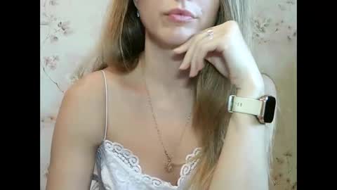 roxyfox18x01 online show from 10/23/25, 08:24