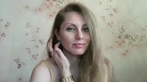 roxyfox18x01 online show from 03/22/26, 12:30