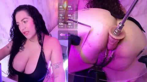 roxylicious_ online show from 09/14/25, 12:48