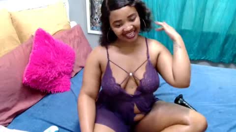 Snapshot of roxyluvxxx chatting on 04/11/26, 08:07 ROXYLUVXXX online show from 04/11/26, 08:07