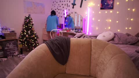 roxysuh online show from 01/17/25, 08:13