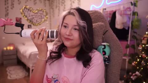 roxysuh online show from 01/08/26, 08:27