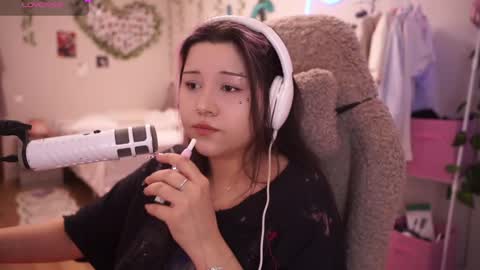 roxysuh online show from 04/19/26, 08:24