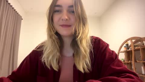 Snapshot of roxysweetdream chatting on 03/13/26, 07:42 Roxy online show from 03/13/26, 07:42