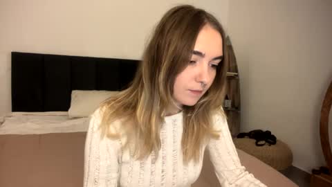 Roxy online show from 04/03/26, 01:09