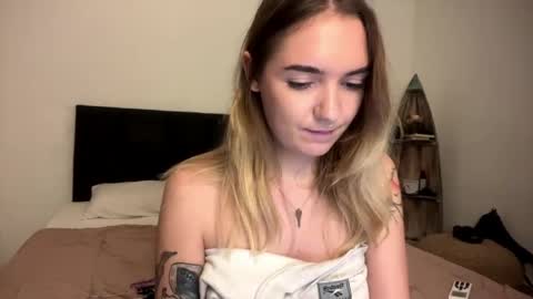 Roxy online show from 04/19/26, 06:10