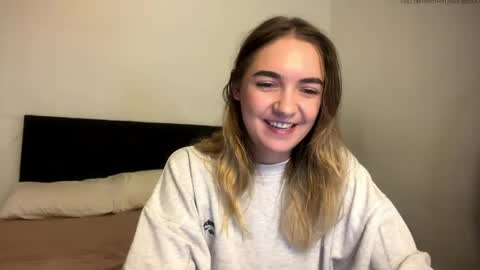 Roxy online show from 05/01/26, 12:43