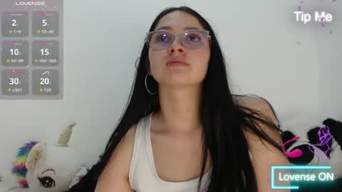 Snapshot of roxyy_fox chatting on 08/08/26, 02:57 Roxy online show from 08/08/26, 02:57