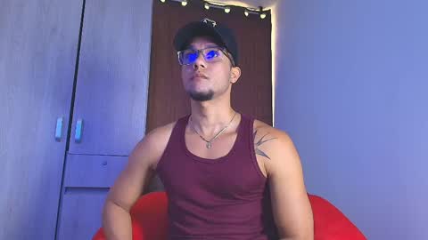 Snapshot of roy_barney chatting on 05/10/26, 04:01 ANTONIO online show from 05/10/26, 04:01