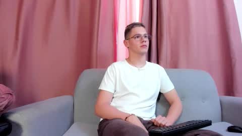 Kairo  online show from 09/25/25, 07:17