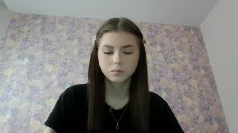 Snapshot of royalvelour chatting on 05/15/26, 12:01 royalvelour online show from 05/15/26, 12:01