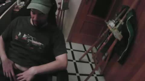 Snapshot of royer04 chatting on 09/15/25, 02:22 royer04 online show from 09/15/25, 02:22