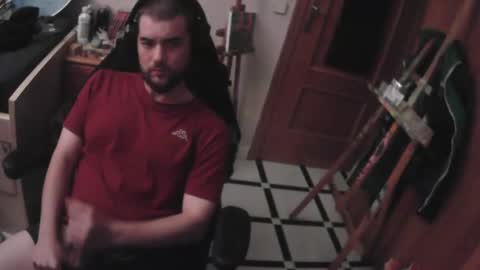 Snapshot of royer04 chatting on 09/30/25, 11:32 royer04 online show from 09/30/25, 11:32