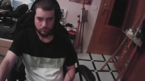 Snapshot of royer04 chatting on 10/23/25, 12:32 royer04 online show from 10/23/25, 12:32