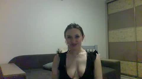 Roza05x online show from 04/15/26, 07:58