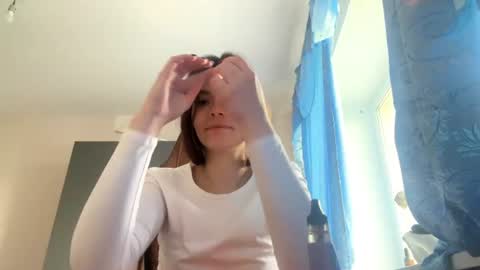 Snapshot of rozellabentler chatting on 06/17/26, 06:05 Elizabeth online show from 06/17/26, 06:05
