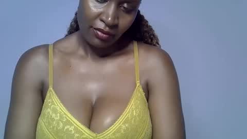 Snapshot of rozie34 chatting on 04/08/26, 08:31 rozie34 online show from 04/08/26, 08:31