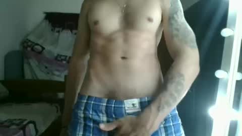 rpiedrahita2000 online show from 10/31/25, 06:14