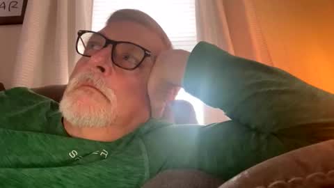 Snapshot of rs006 chatting on 12/04/25, 02:26 rs006 online show from 12/04/25, 02:26