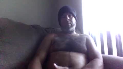 Snapshot of rubbingoneout714 chatting on 12/11/24, 11:00 rubbingoneout714 online show from 12/11/24, 11:00