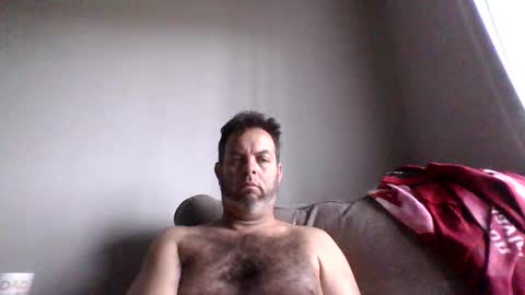 Snapshot of rubbingoneout714 chatting on 02/09/25, 02:40 rubbingoneout714 online show from 02/09/25, 02:40