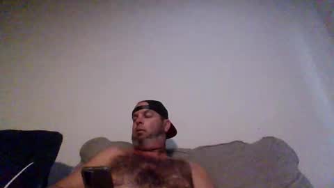 Snapshot of rubbingoneout714 chatting on 09/29/25, 11:42 rubbingoneout714 online show from 09/29/25, 11:42