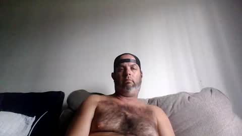 Snapshot of rubbingoneout714 chatting on 10/23/25, 10:19 rubbingoneout714 online show from 10/23/25, 10:19