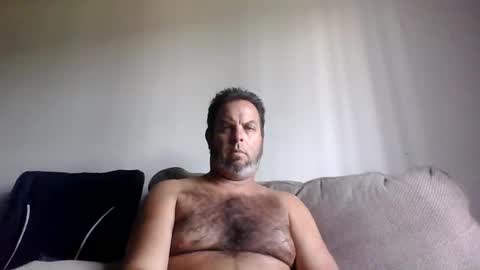 Snapshot of rubbingoneout714 chatting on 10/27/25, 06:45 rubbingoneout714 online show from 10/27/25, 06:45