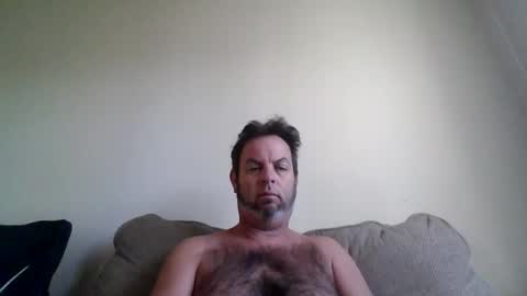 Snapshot of rubbingoneout714 chatting on 11/04/25, 01:10 rubbingoneout714 online show from 11/04/25, 01:10