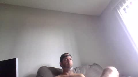 Snapshot of rubbingoneout714 chatting on 11/14/25, 04:28 rubbingoneout714 online show from 11/14/25, 04:28